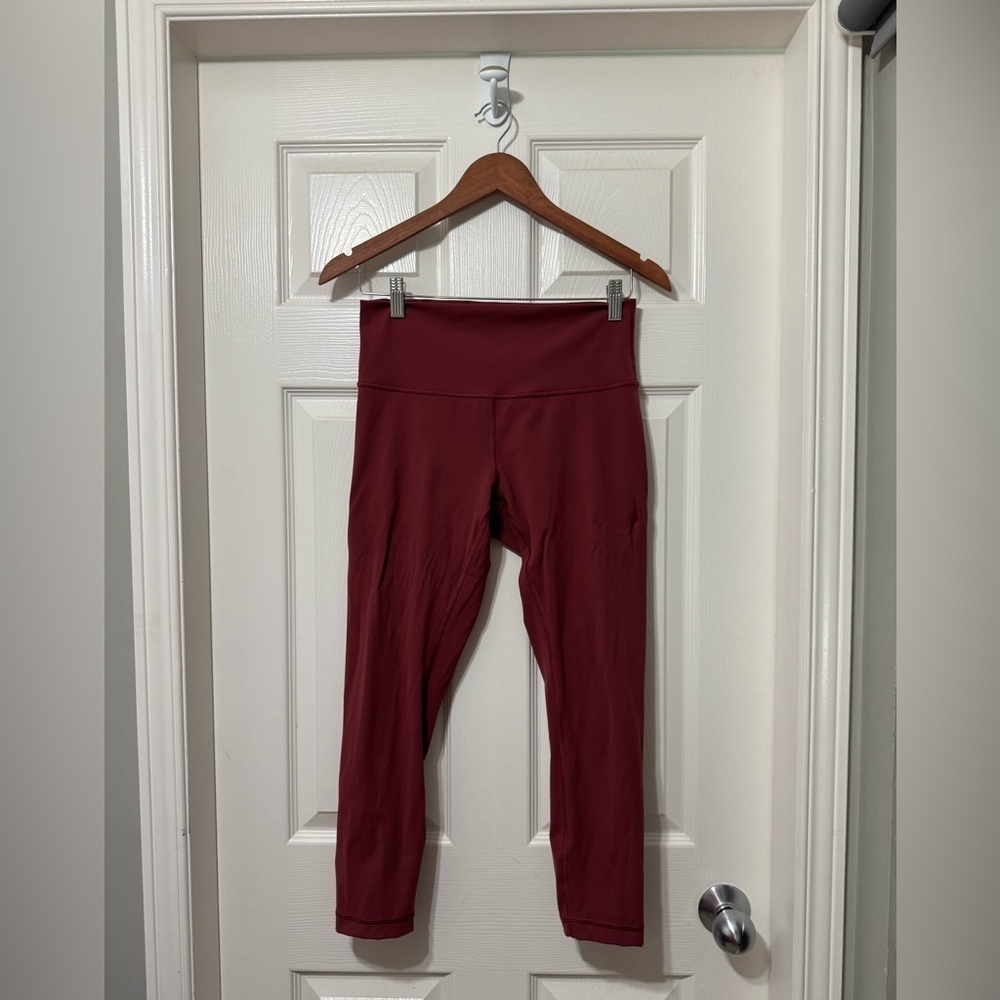 Lululemon wunder under high rise crops size 8 euc